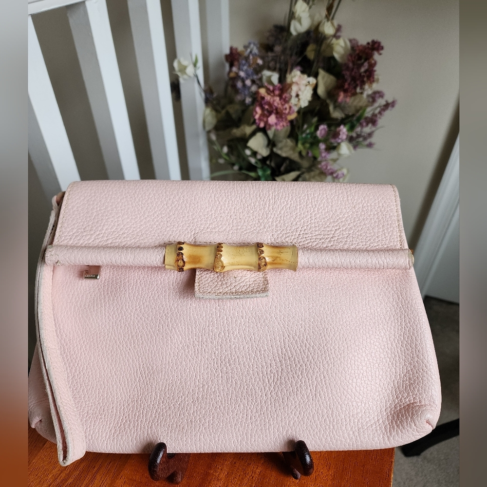 Cecconi Piero Elegant Pink Pebbled Leather Clutch/wristlet with Bamboo Accent